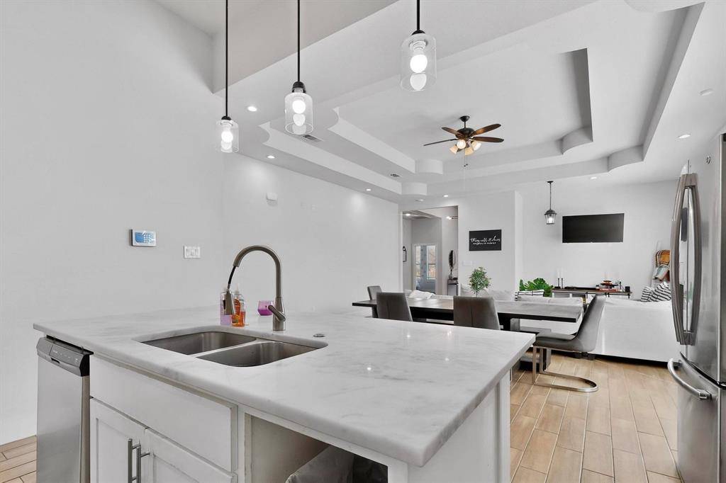 2015 Volga Avenue, Dallas, TX 75216