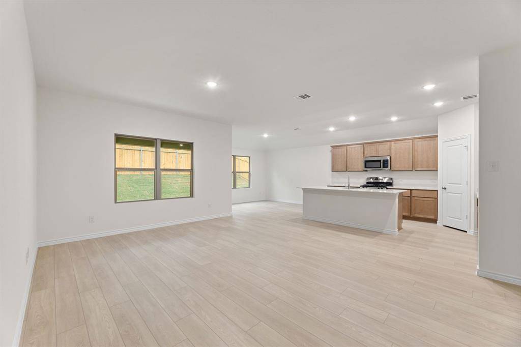 2542 Canadian Way, Crandall, TX 75114