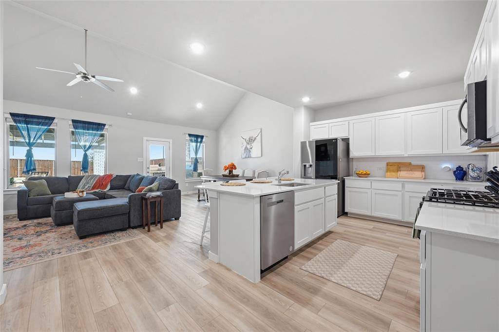 10545 Landry Bluff Lane, Fort Worth, TX 76126