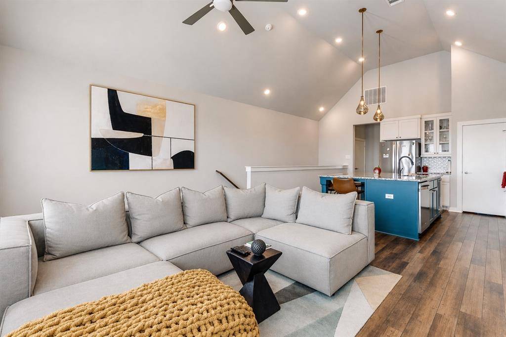 2220 Rook Drive, Dallas, TX 75211