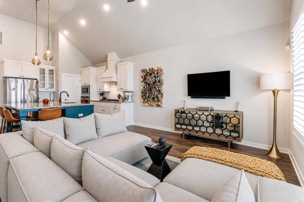 2220 Rook Drive, Dallas, TX 75211