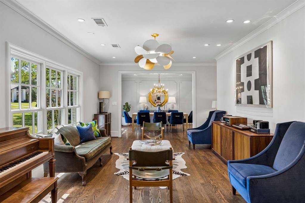 6717 Meadow Lake Avenue, Dallas, TX 75214