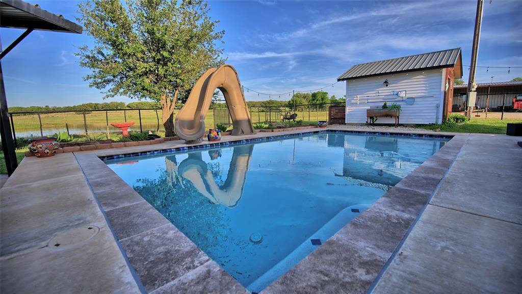 978 Longbranch Road, Nocona, TX 76255