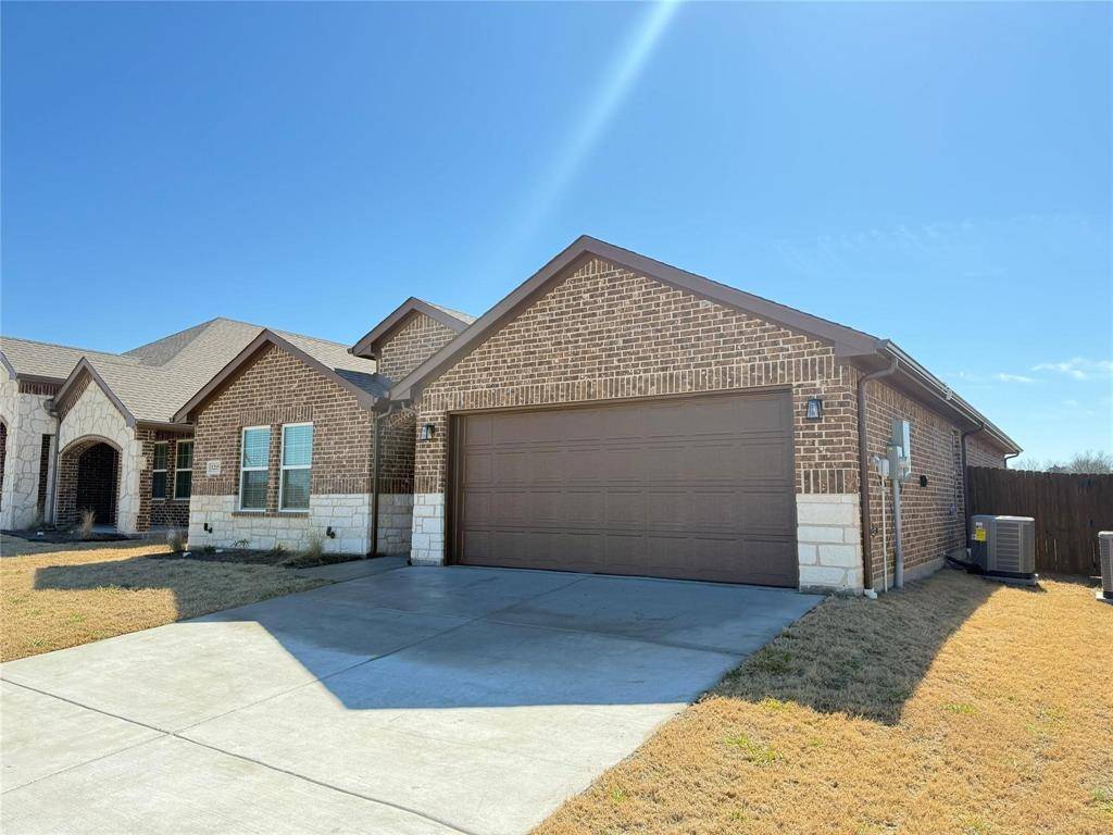 1215 Brad Kellar Drive, Greenville, TX 75402