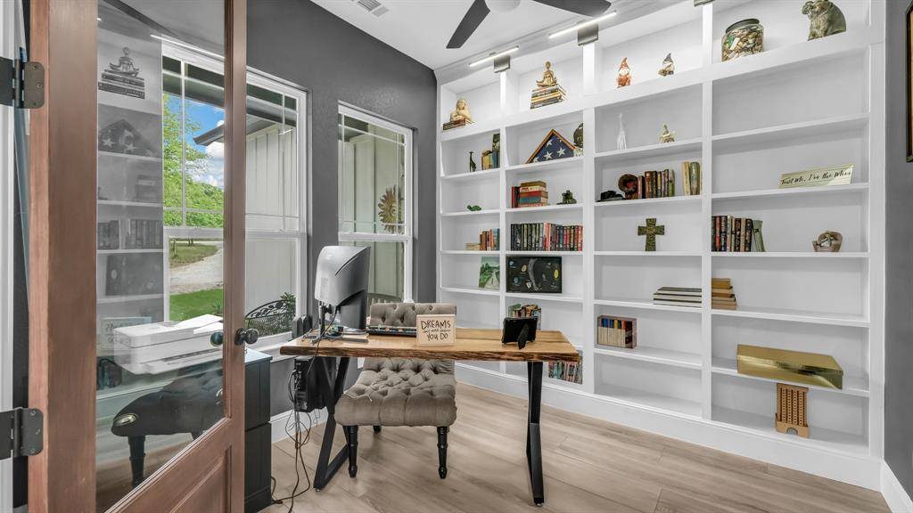 1098 Paradise Parkway, Poolville, TX 76487