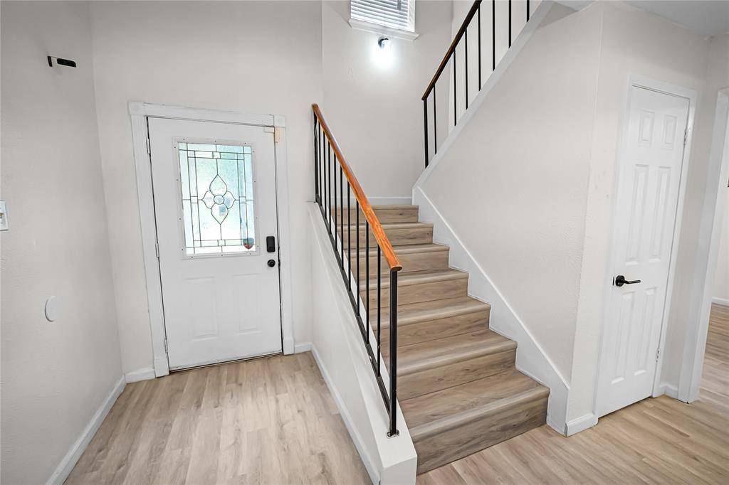 834 Brian Drive, Grand Prairie, TX 75052