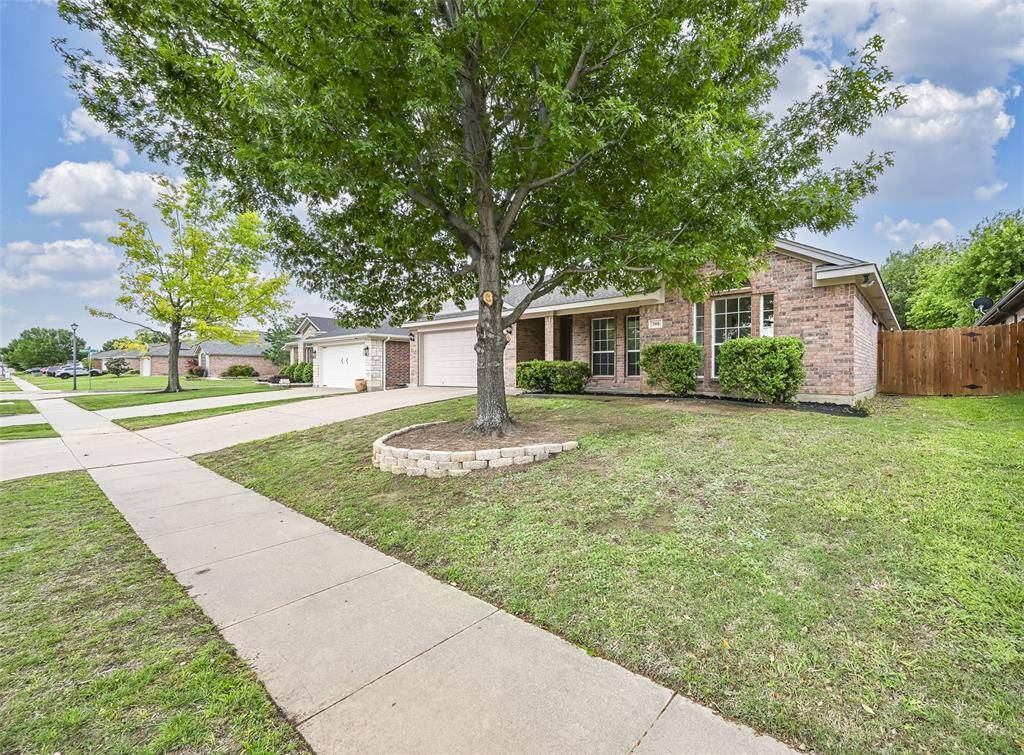 705 Ridgehill Drive, Burleson, TX 76028
