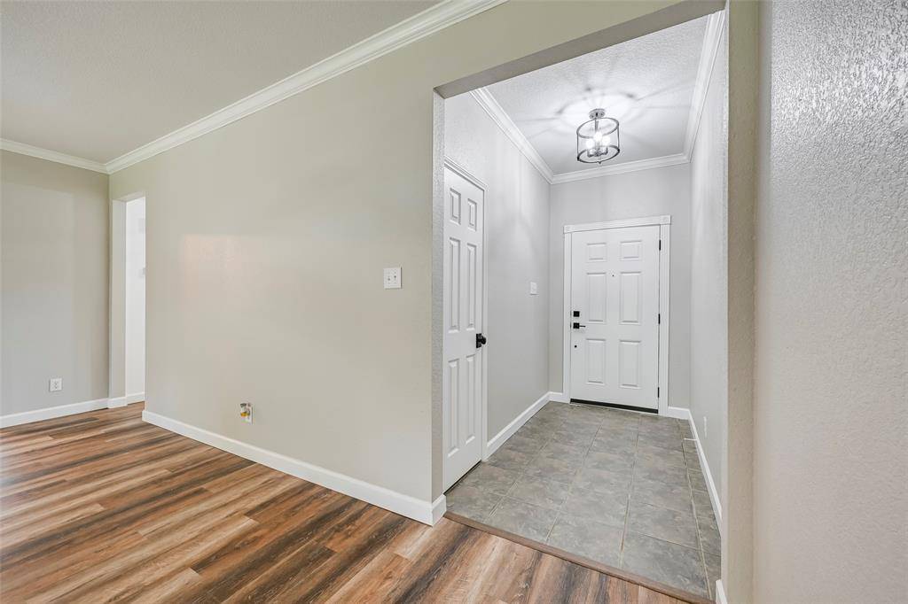 705 Ridgehill Drive, Burleson, TX 76028