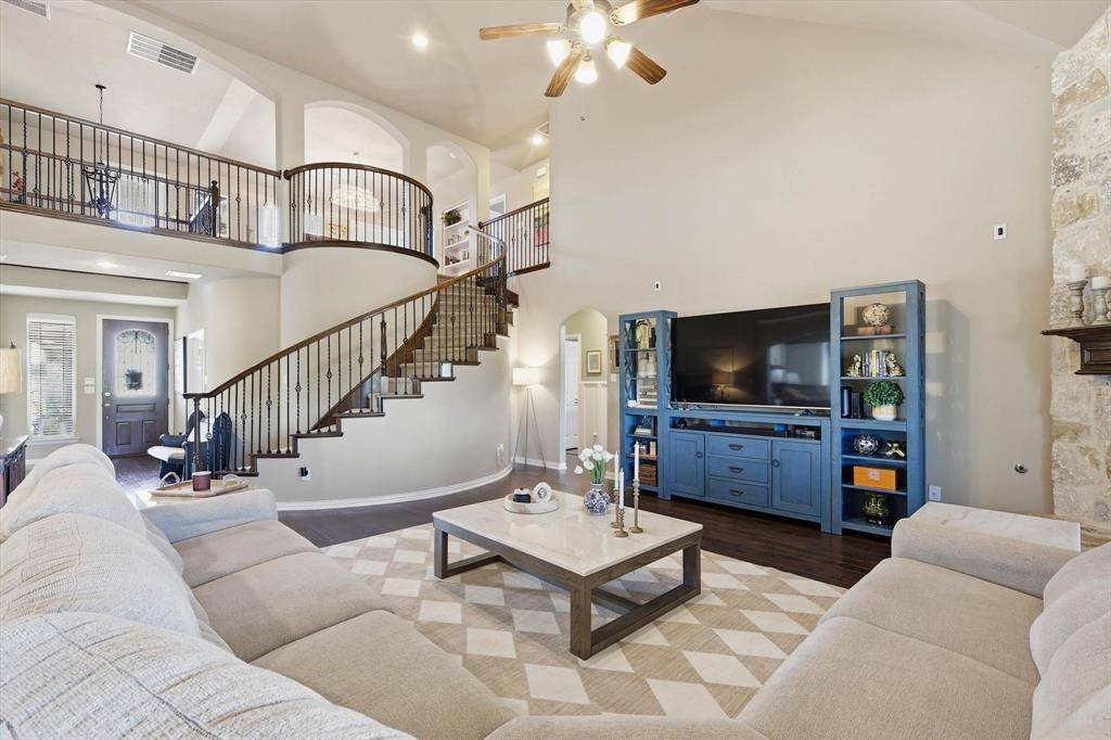 1517 Quintessa Avenue, Kennedale, TX 76060