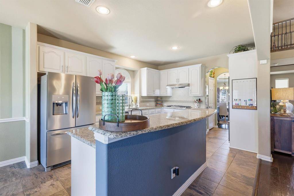 1517 Quintessa Avenue, Kennedale, TX 76060