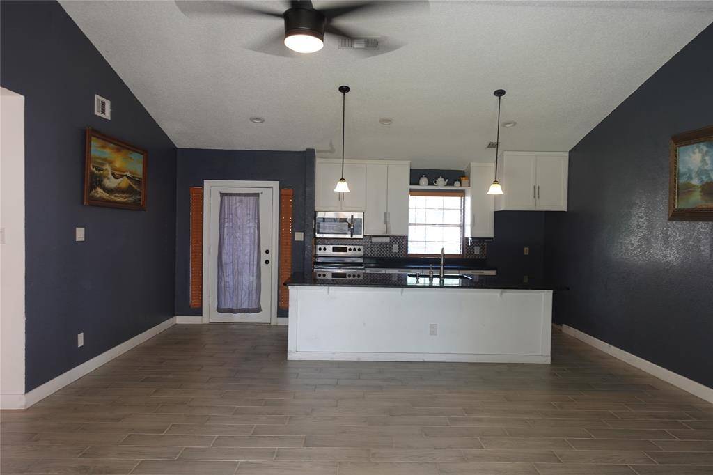 7009 Shadow Bend Drive, Fort Worth, TX 76137