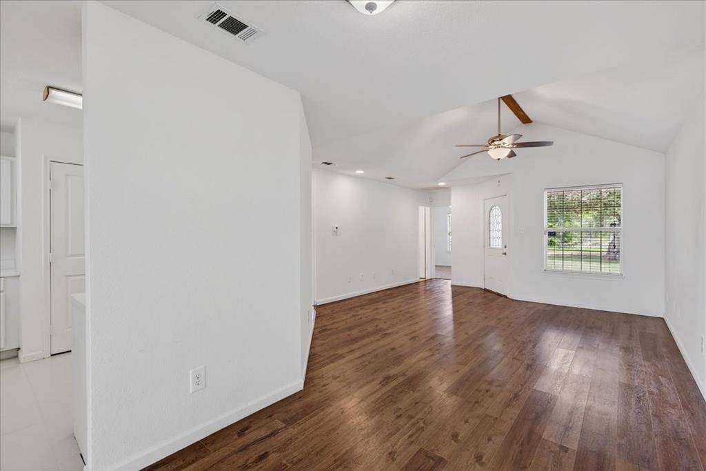 19515 E Market, Mabank, TX 75147