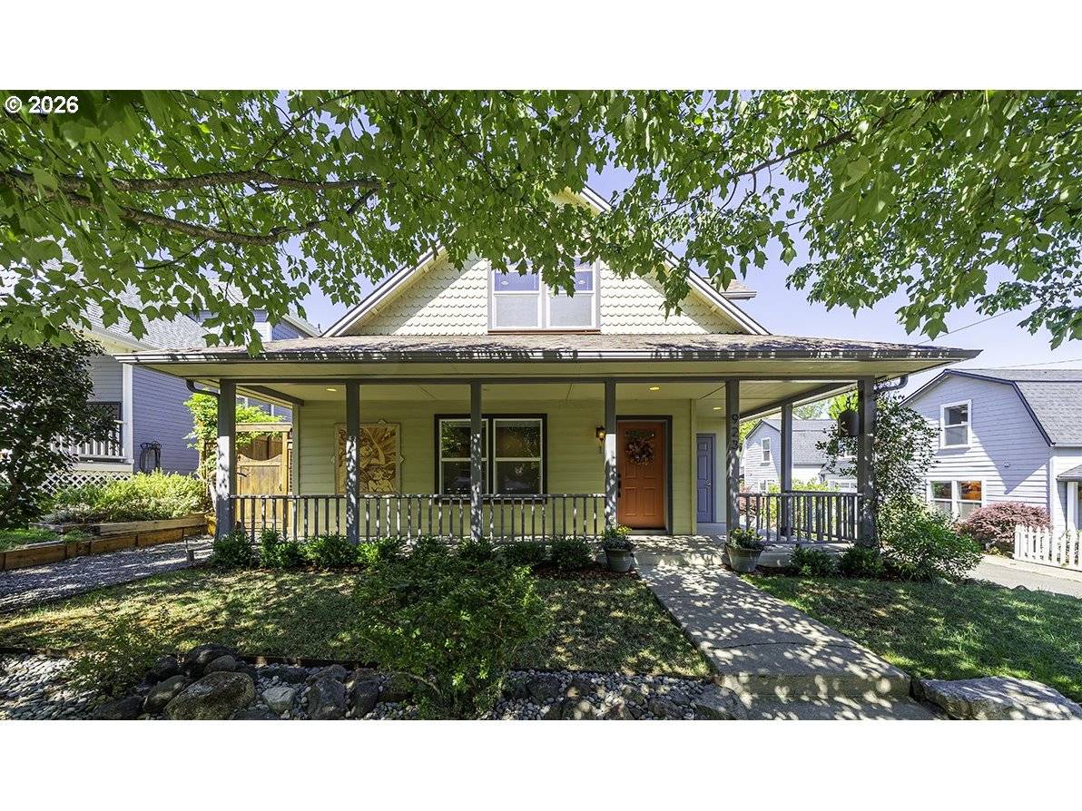 923 BELLVIEW AVE, Ashland, OR 97520