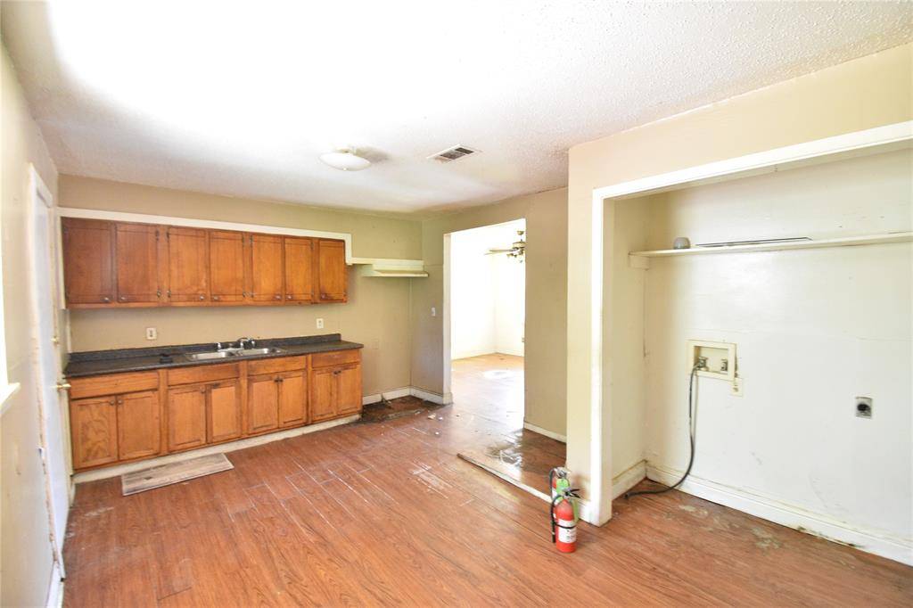 3054 Gordonia, Shreveport, LA 71107