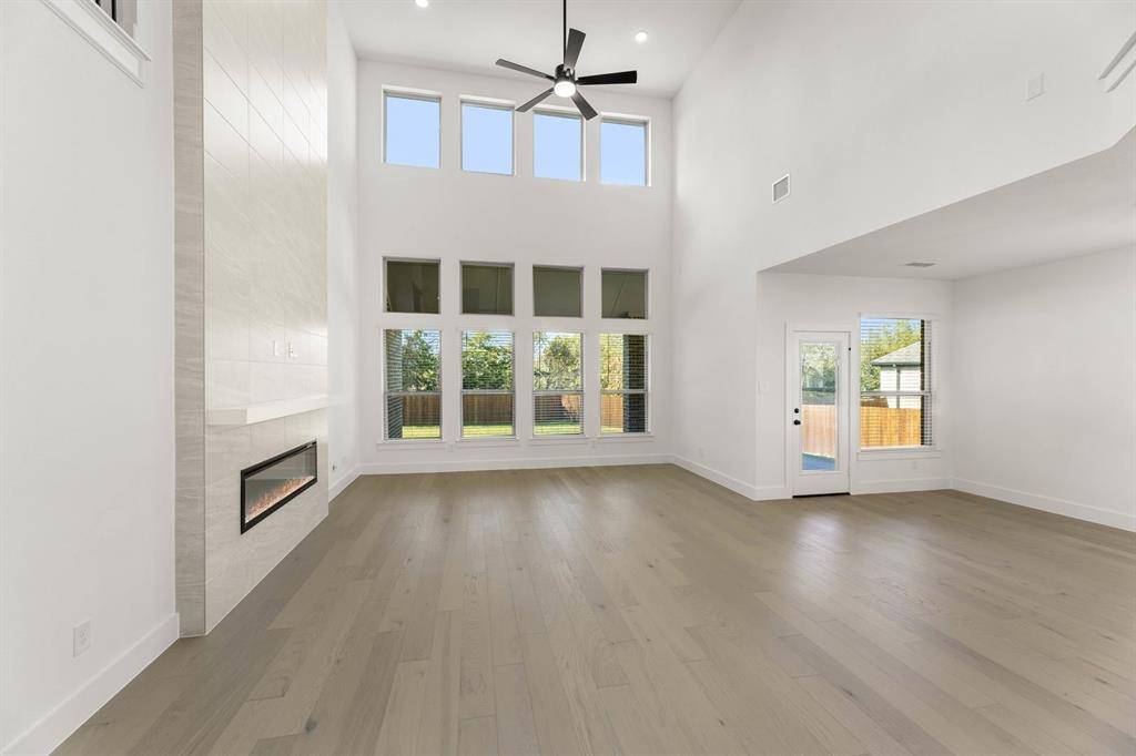 721 S Hidden Lakes Drive, Desoto, TX 75115