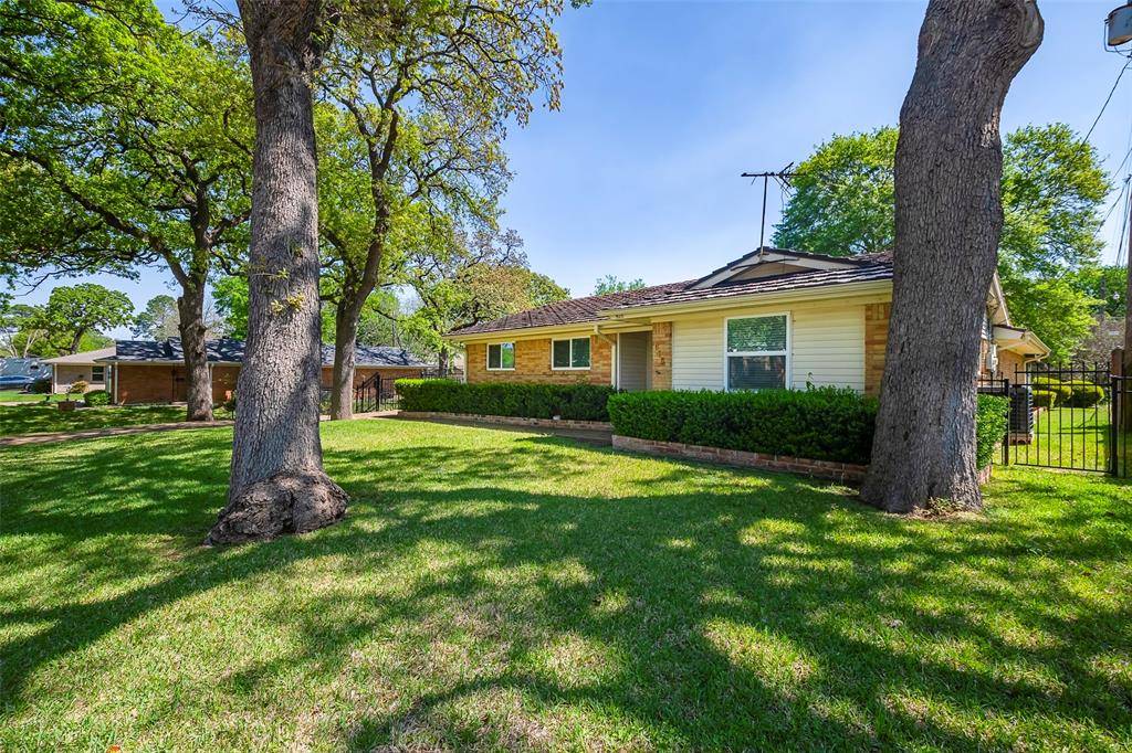 818 Westbrook Drive, Irving, TX 75060