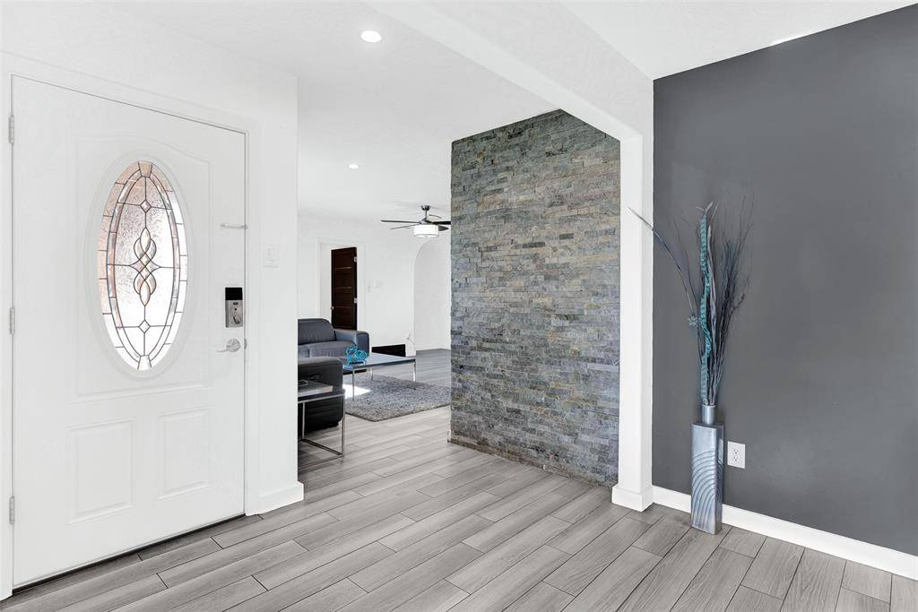 1613 University Drive, Richardson, TX 75081