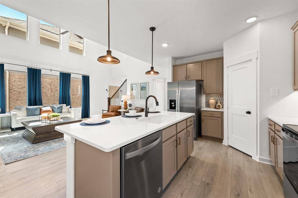 748 Hidden Feather Drive, Lavon, TX 75166