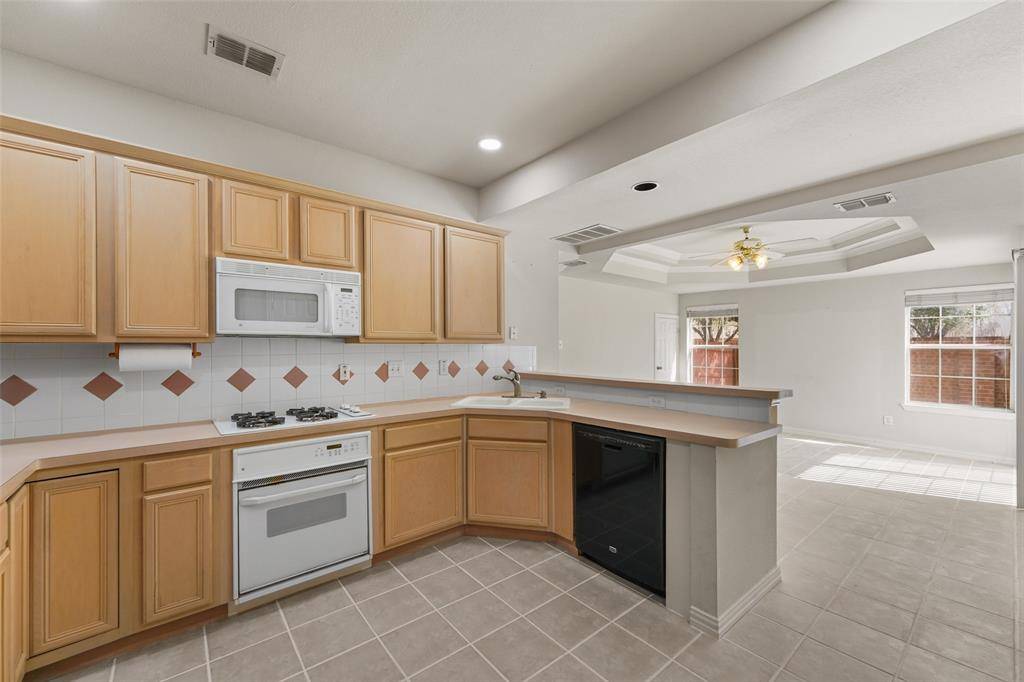 300 Cosbie Drive, Irving, TX 75063