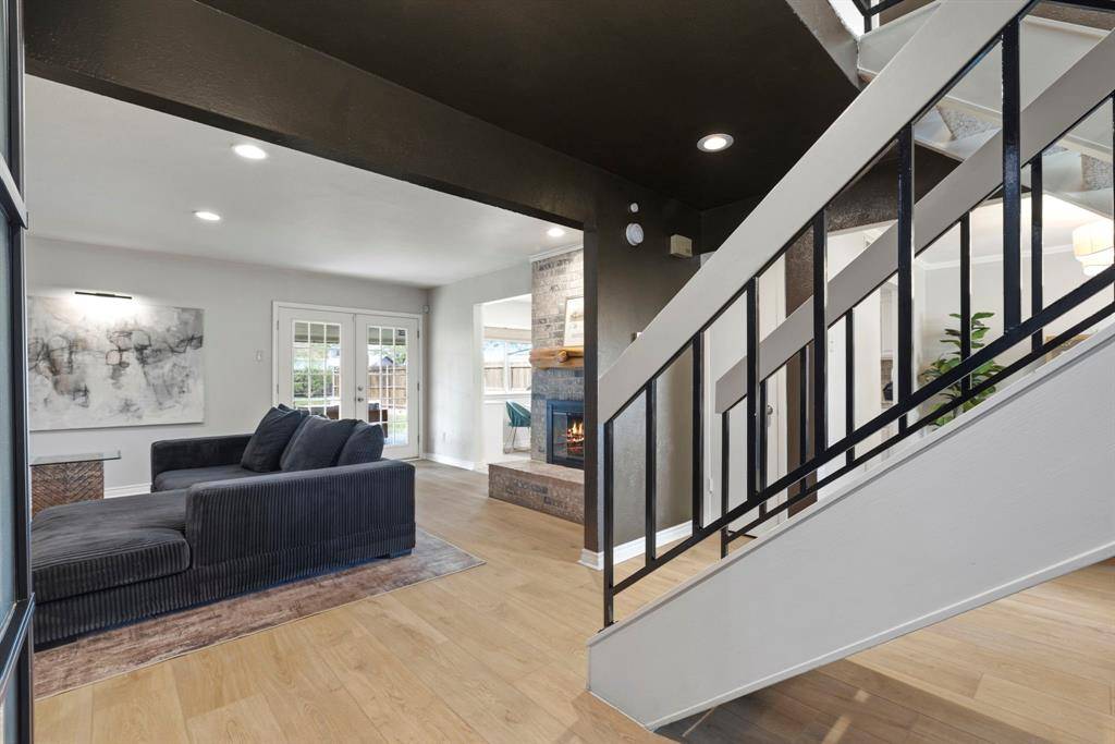 2604 Fallcreek Drive, Carrollton, TX 75006