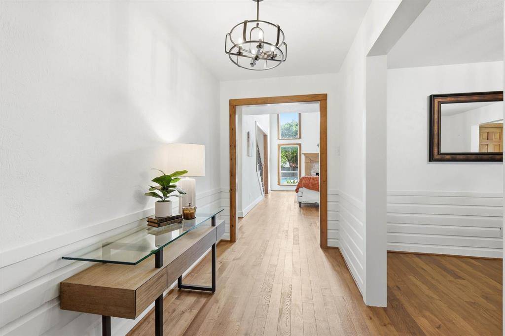 613 Evergreen Drive, Hurst, TX 76054