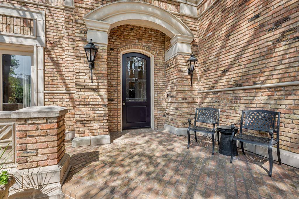 31 Stonecourt Drive, Dallas, TX 75225