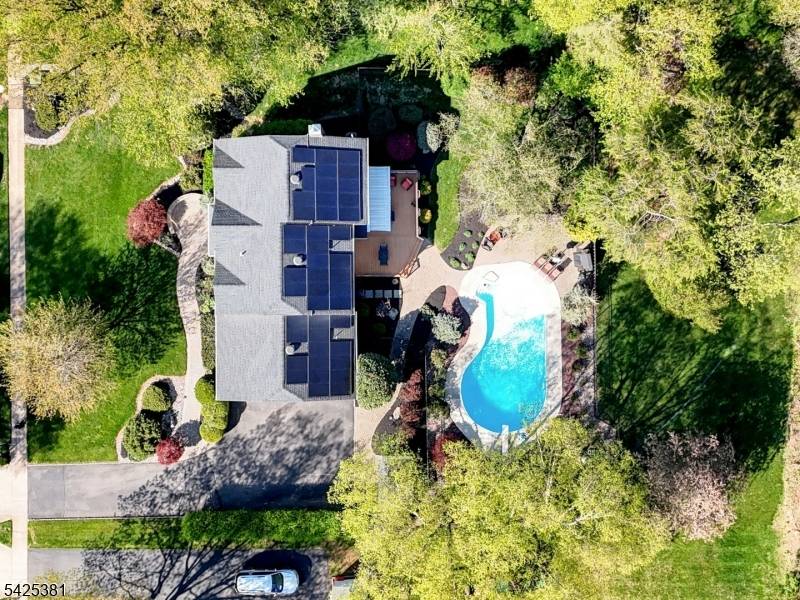 7 Evergreen Ct, Hillsborough Twp., NJ 08844