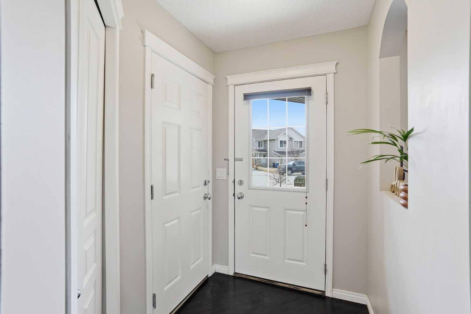 149 Canals CIR SW, Airdrie, AB T4B 3E8