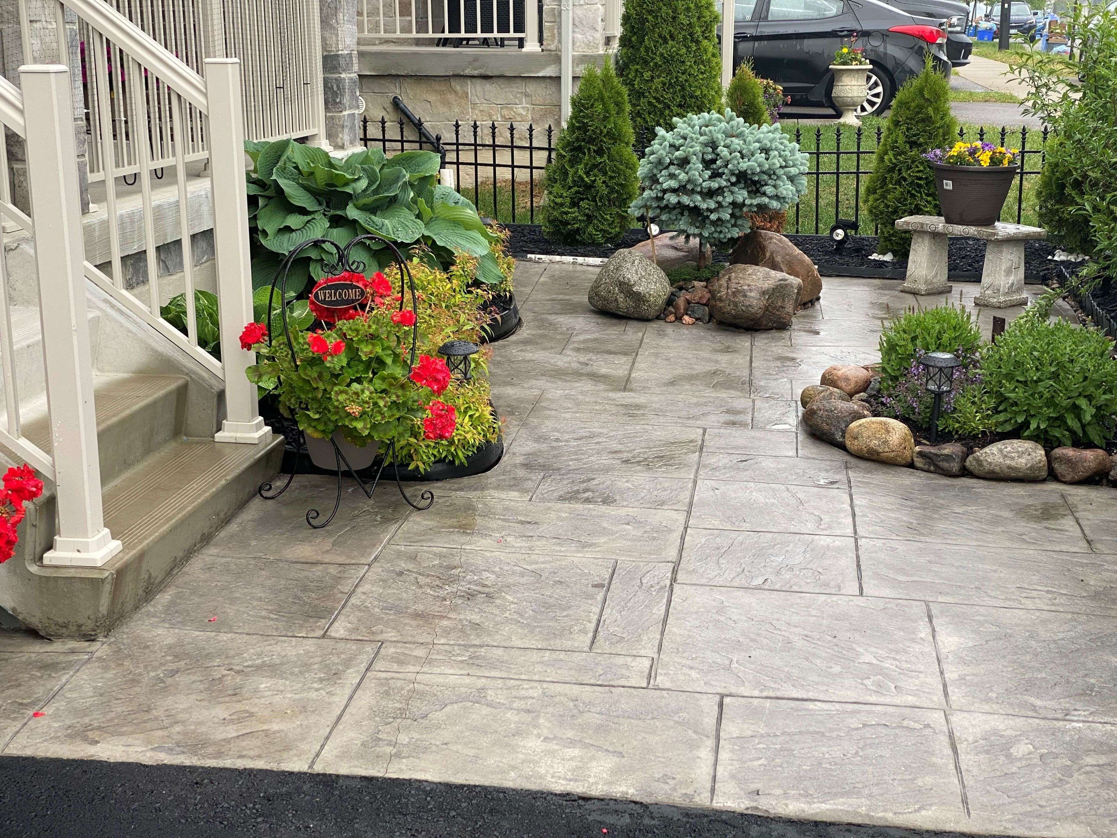 125 Gardiner DR N, Bradford West Gwillimbury, ON L3Z 0J6