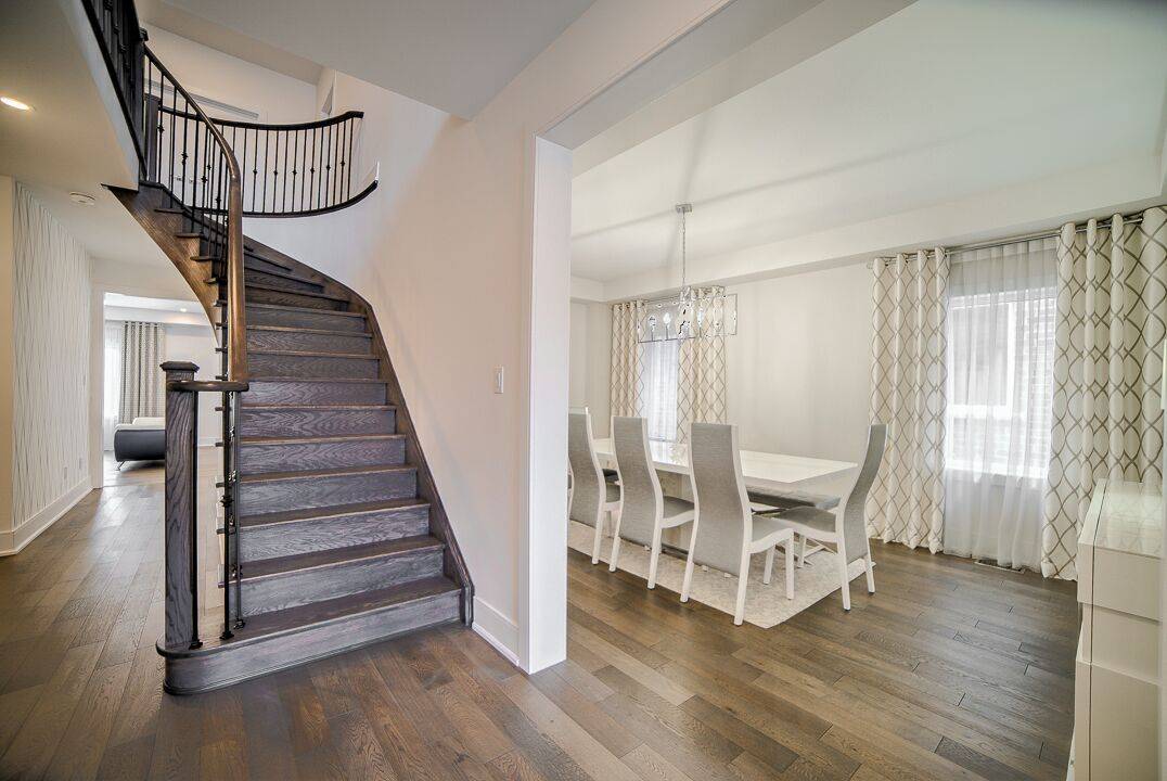 125 Gardiner DR N, Bradford West Gwillimbury, ON L3Z 0J6