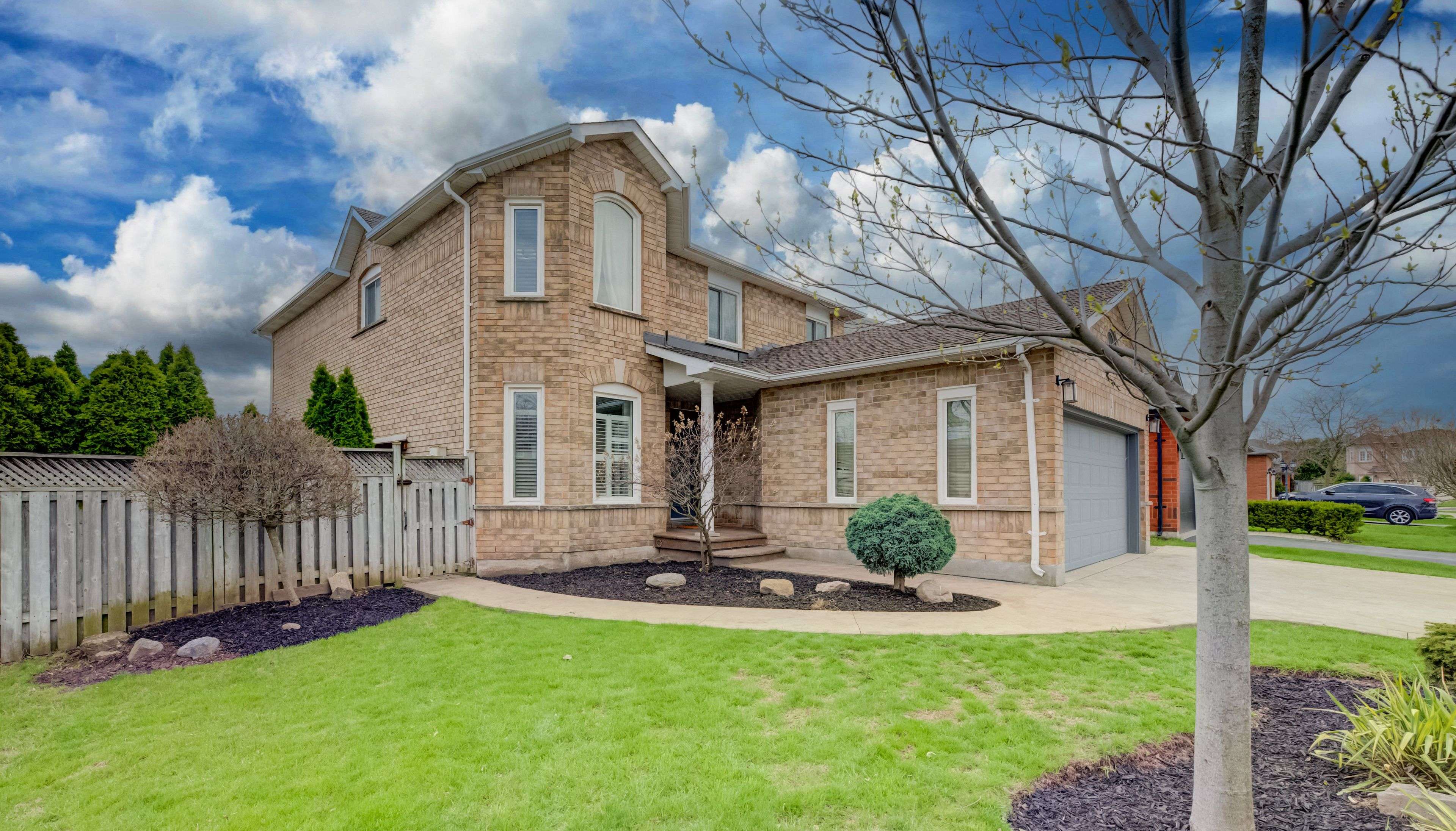 643 Phoebe CRES, Burlington, ON L7L 6E5