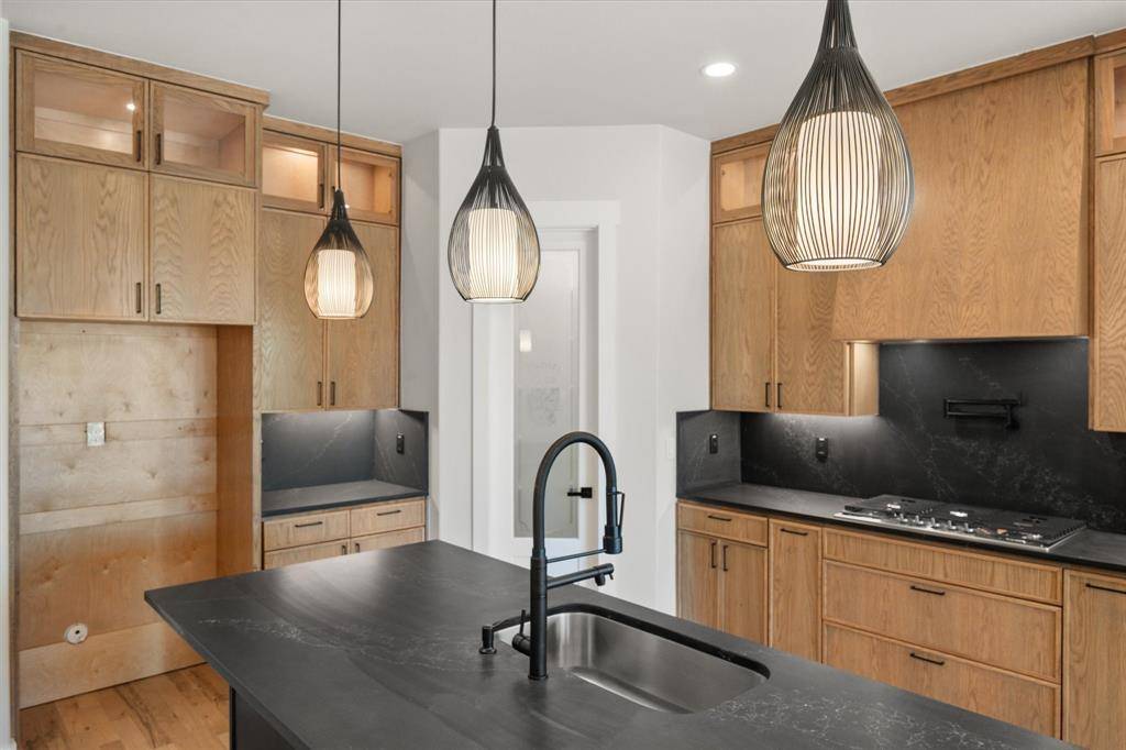 117 Yvonne Street, Red Oak, TX 75154