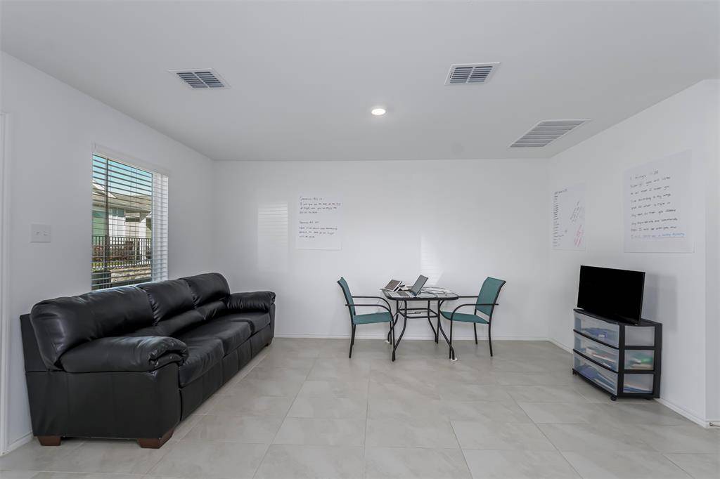 8741 Cottage Creek Drive, Fort Worth, TX 76123