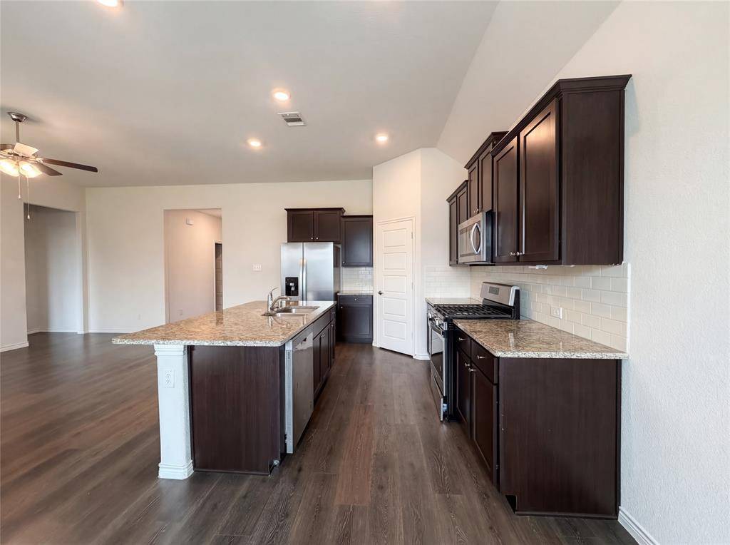 1013 Royal Lane, Celina, TX 75009