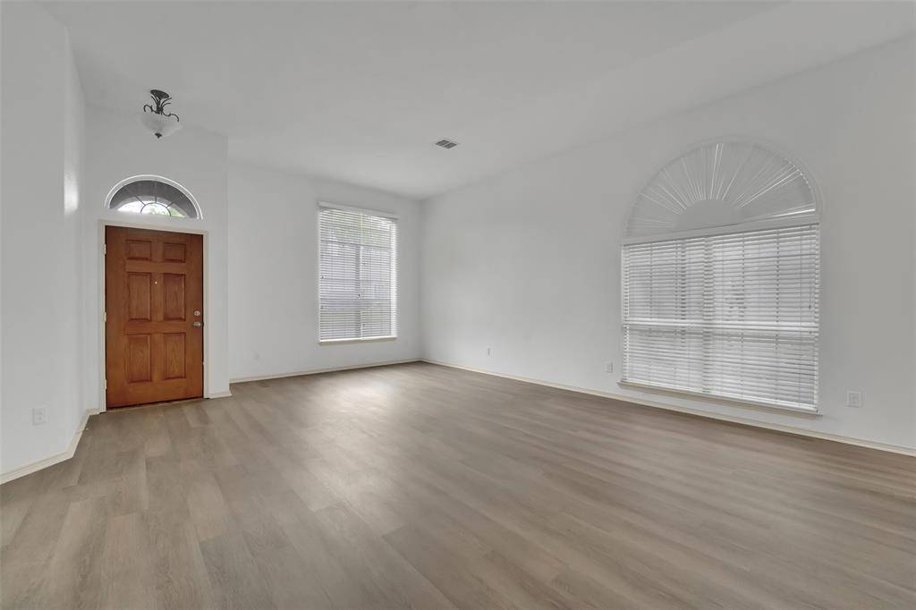 5106 Petersburg Drive, Rowlett, TX 75088