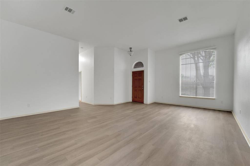 5106 Petersburg Drive, Rowlett, TX 75088