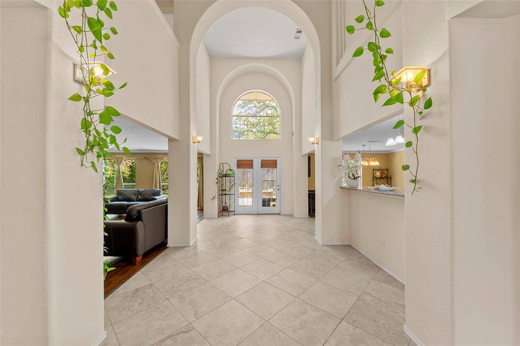 7005 Livingston Drive, Denton, TX 76210