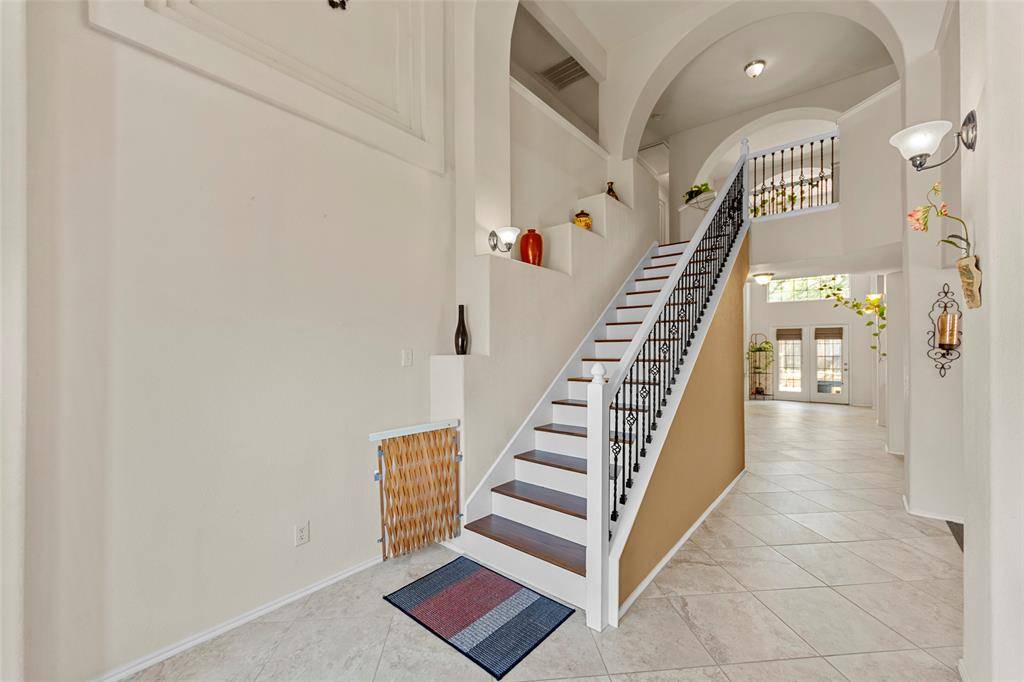 7005 Livingston Drive, Denton, TX 76210