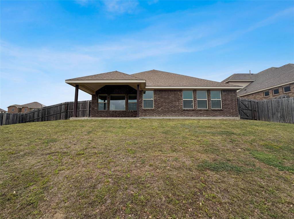 6945 Talon Bluff Drive, Fort Worth, TX 76179