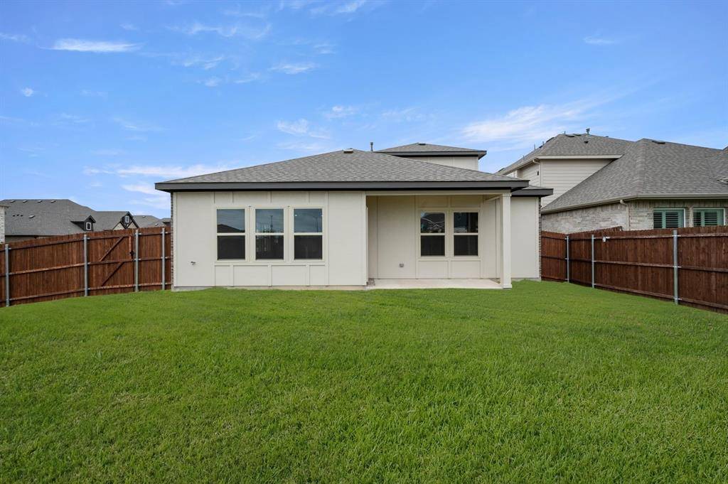 6737 Rosby Avenue, Fort Worth, TX 76123