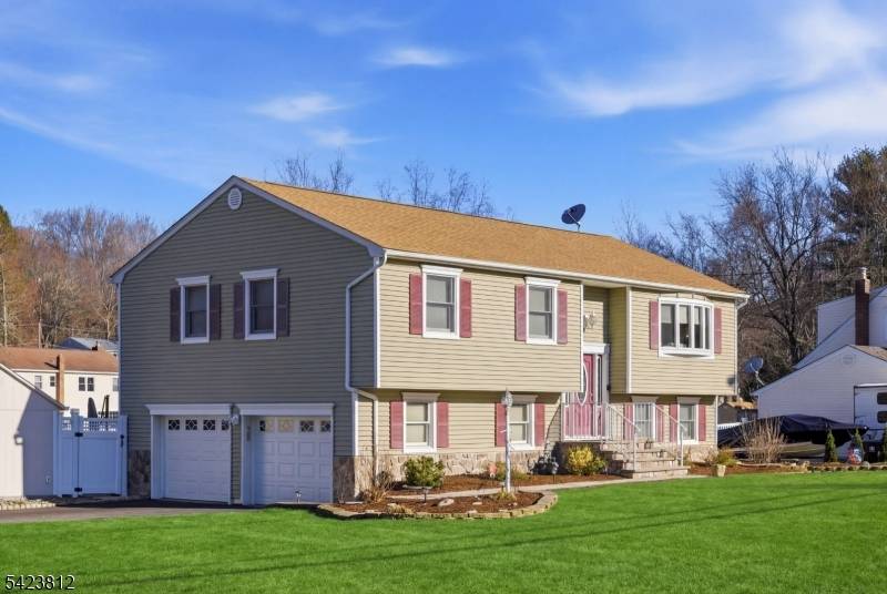 20 Meadow Ln, Mansfield Twp., NJ 07840