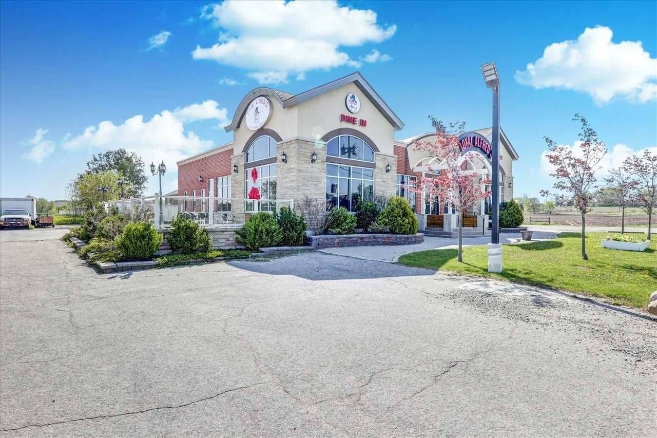 20215 Woodbine AVE, East Gwillimbury, ON L0G 1R0