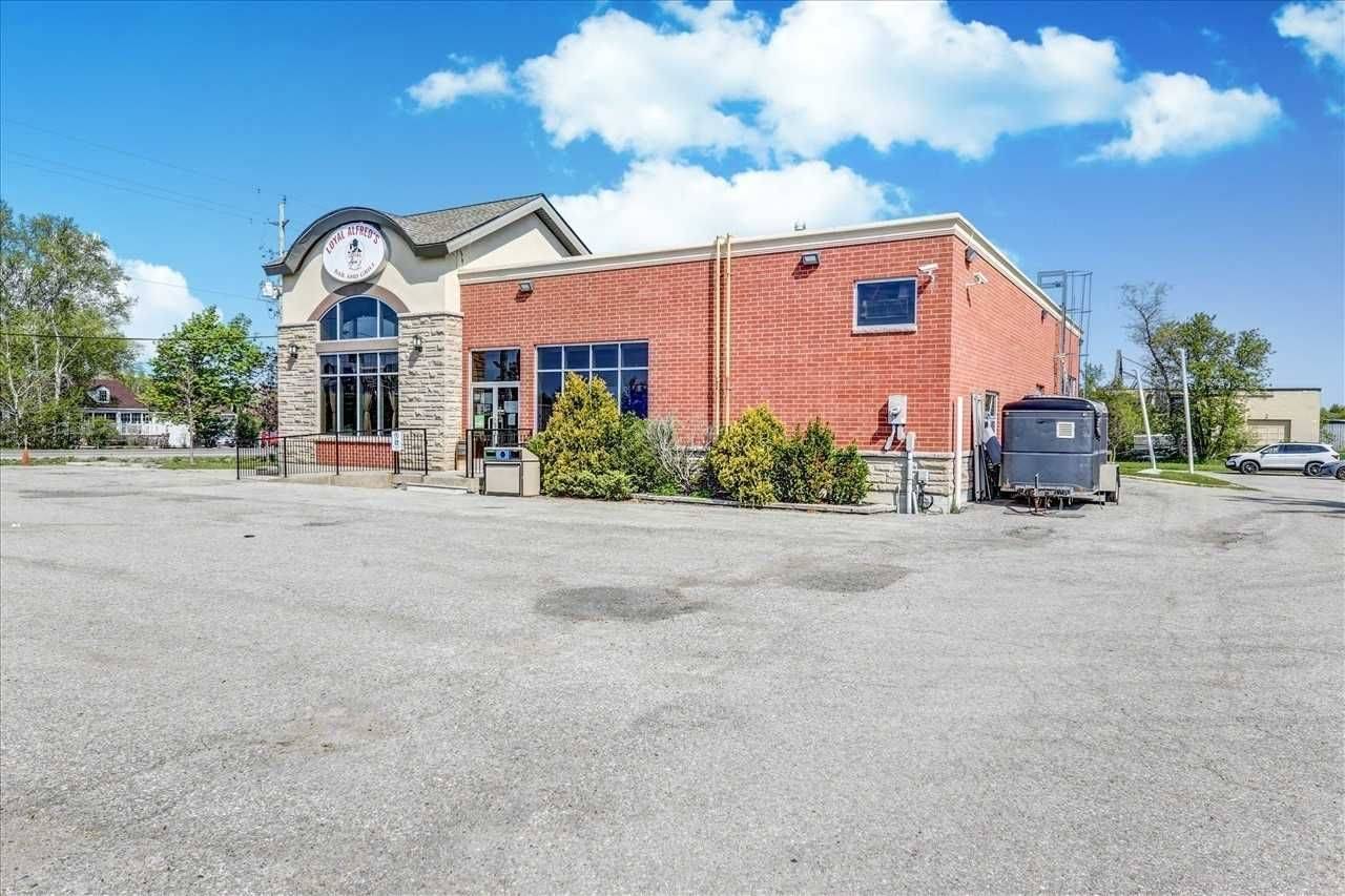 20215 Woodbine AVE, East Gwillimbury, ON L0G 1R0