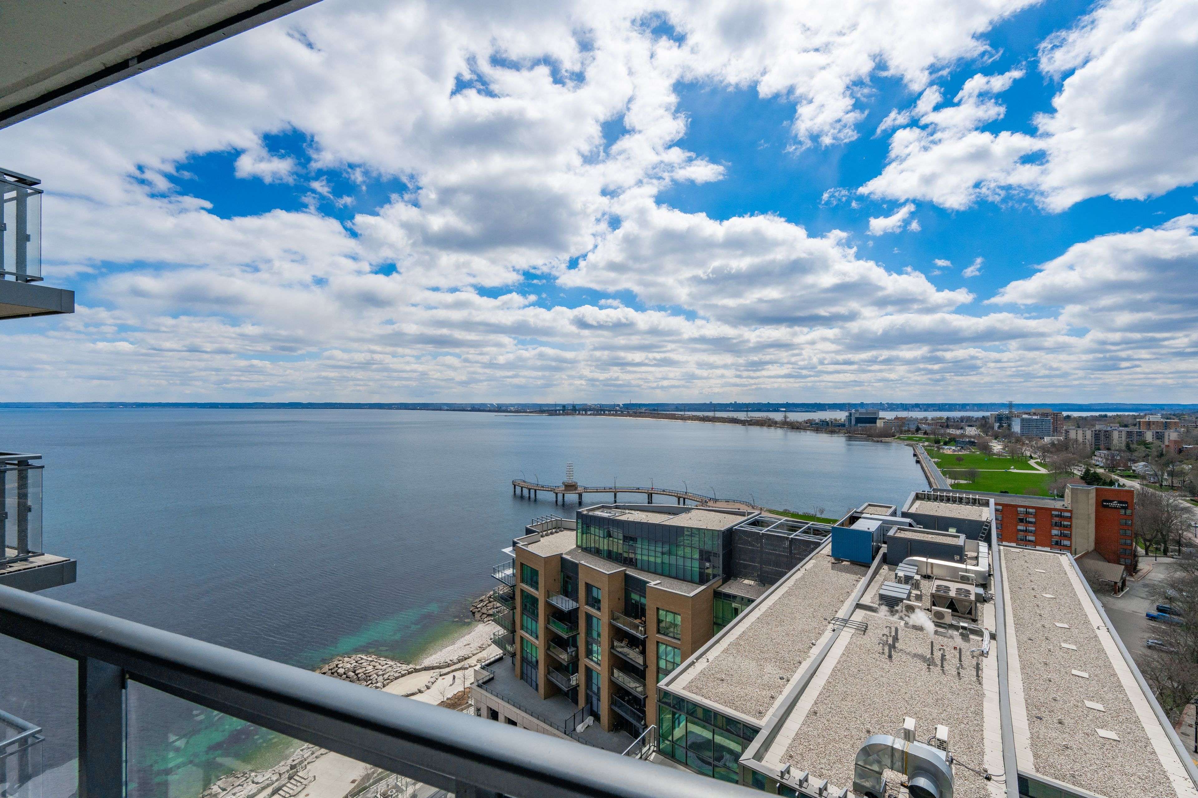 2060 Lakeshore RD #1501, Burlington, ON L7R 5A1