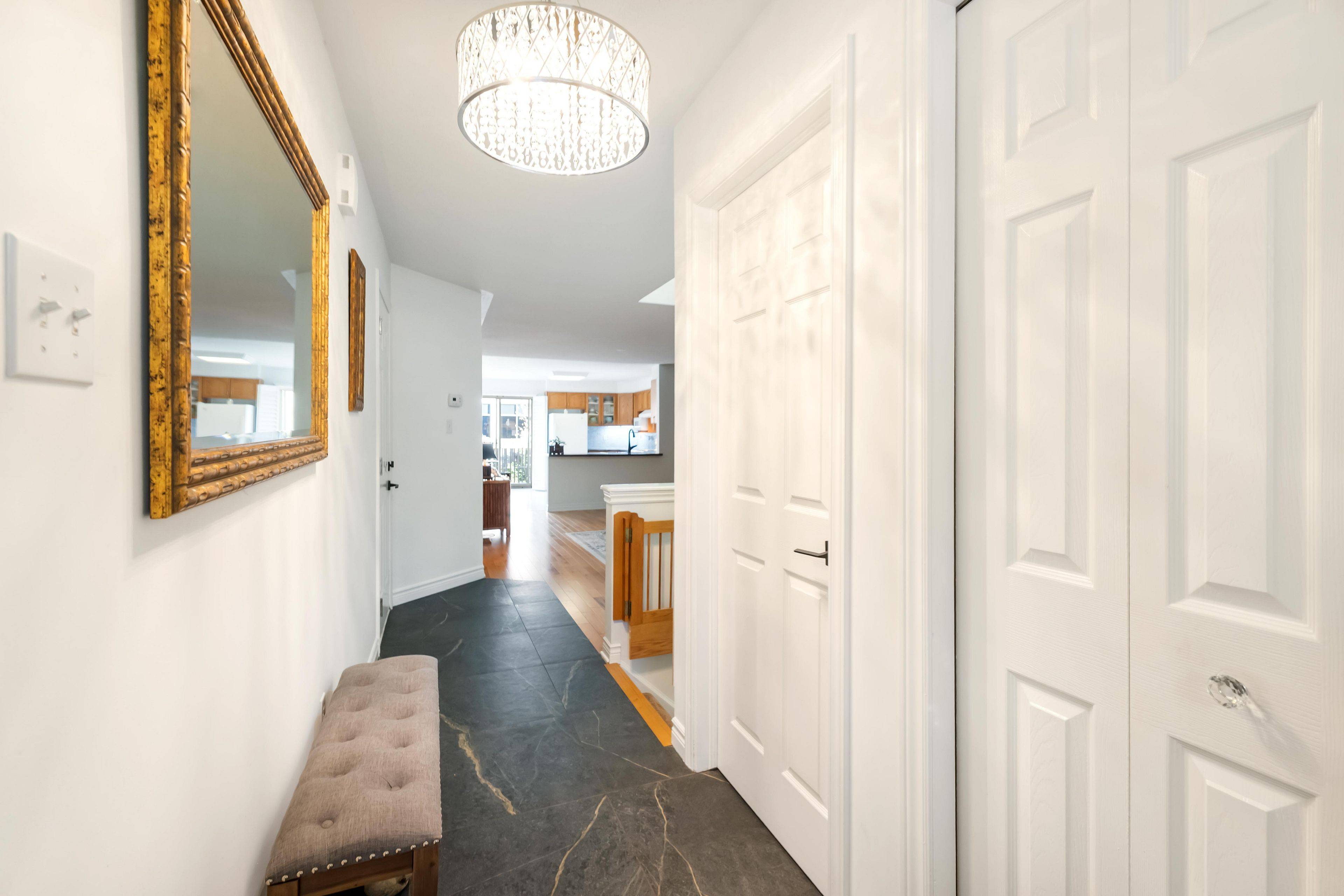 165 Main ST E #14, Grimsby, ON L3M 1P2