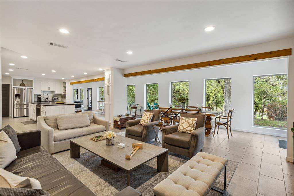 7342 Briar Road, Azle, TX 76020