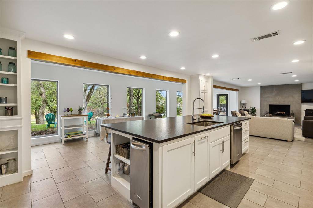 7342 Briar Road, Azle, TX 76020