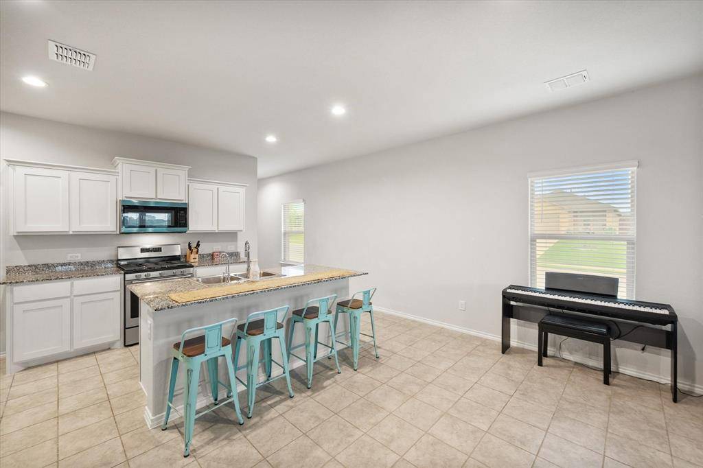 105 Greengate Drive, Boyd, TX 76023