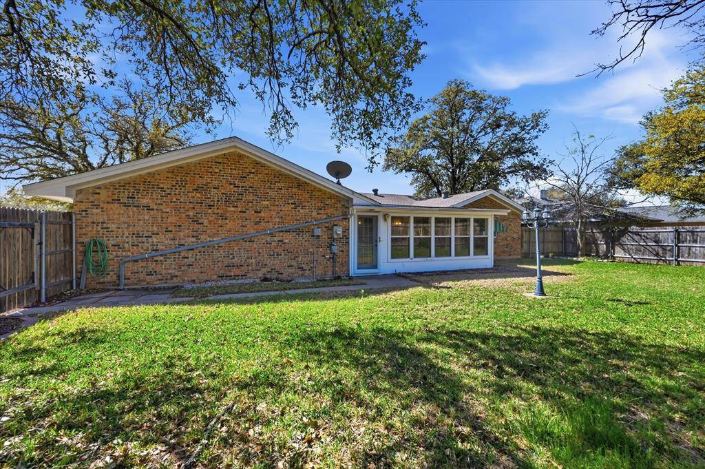 3311 Peachtree Lane, Pantego, TX 76013