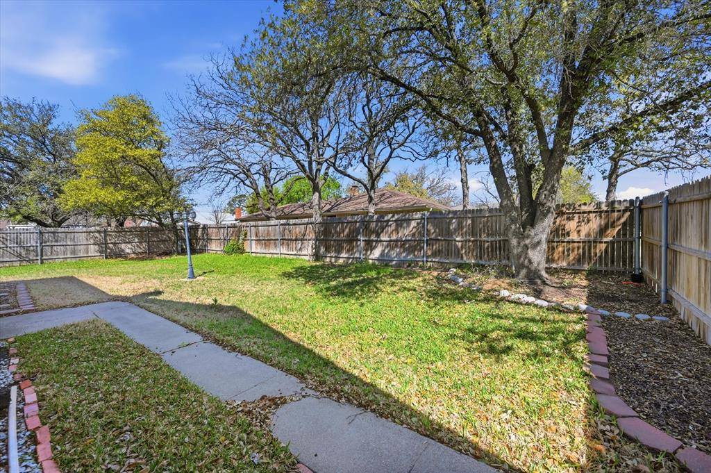 3311 Peachtree Lane, Pantego, TX 76013
